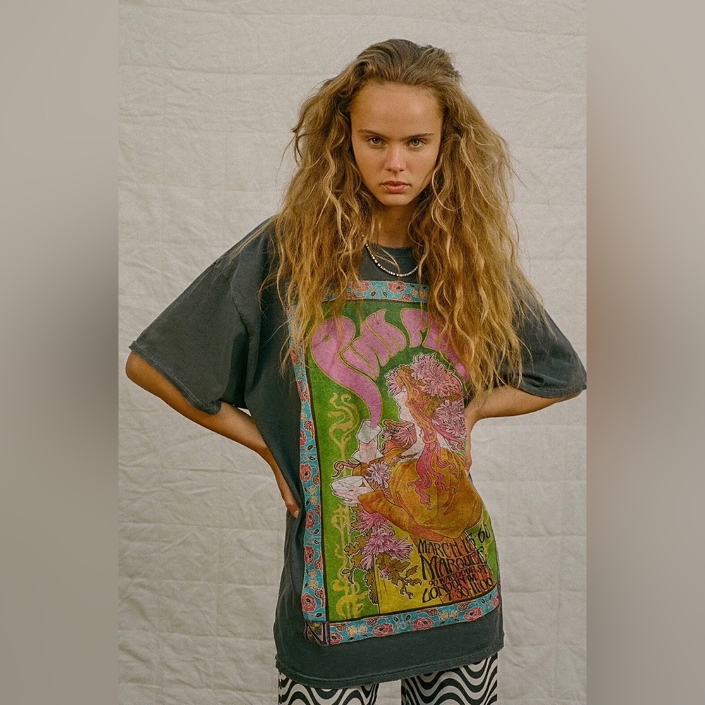 URBAN OUTFITTERS Pink Floyd London Tour Oversized T-Shirt  S/M